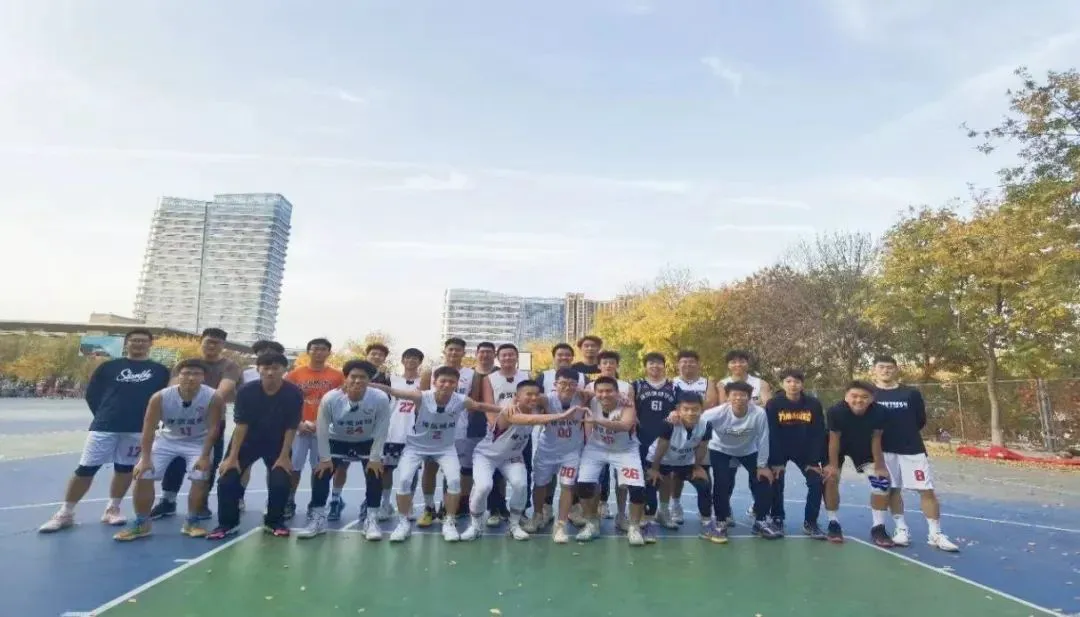 如何通过快攻训练提高球员的速度和灵活性?_1